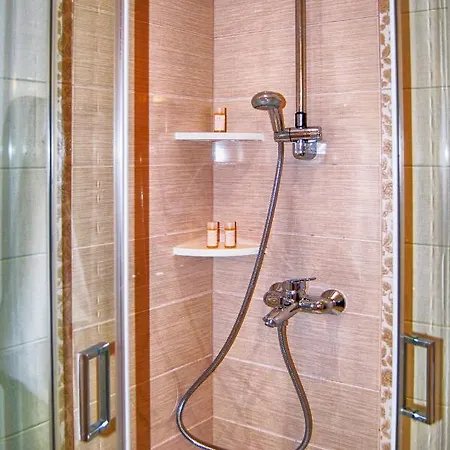 فندق Philoxenia 3*