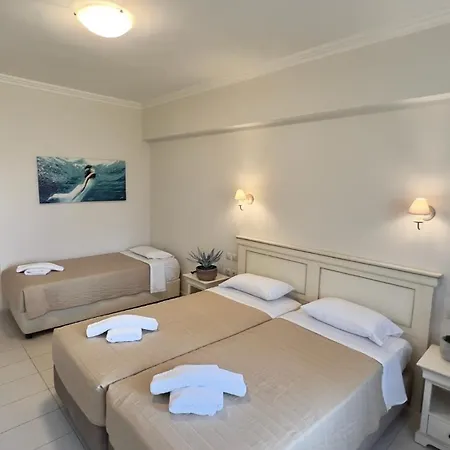 فندق Philoxenia 3*