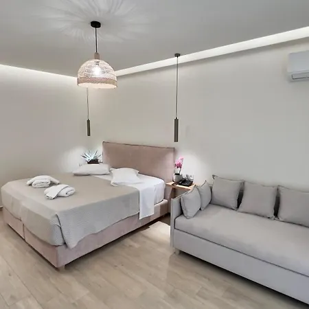 מלון Philoxenia 3*